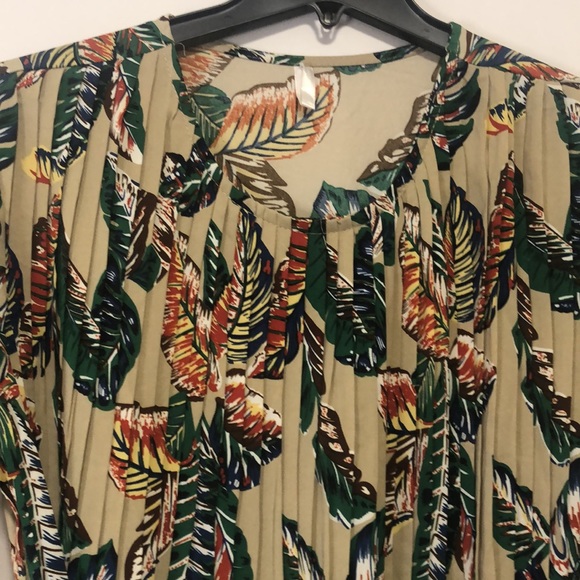 MIDI Dress, electric pleated long sleeves, dress length 37” with draw string - Picture 4 of 4